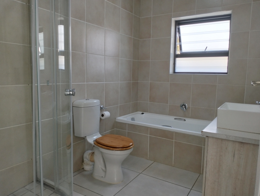 To Let 3 Bedroom Property for Rent in Fountains Estate Eastern Cape